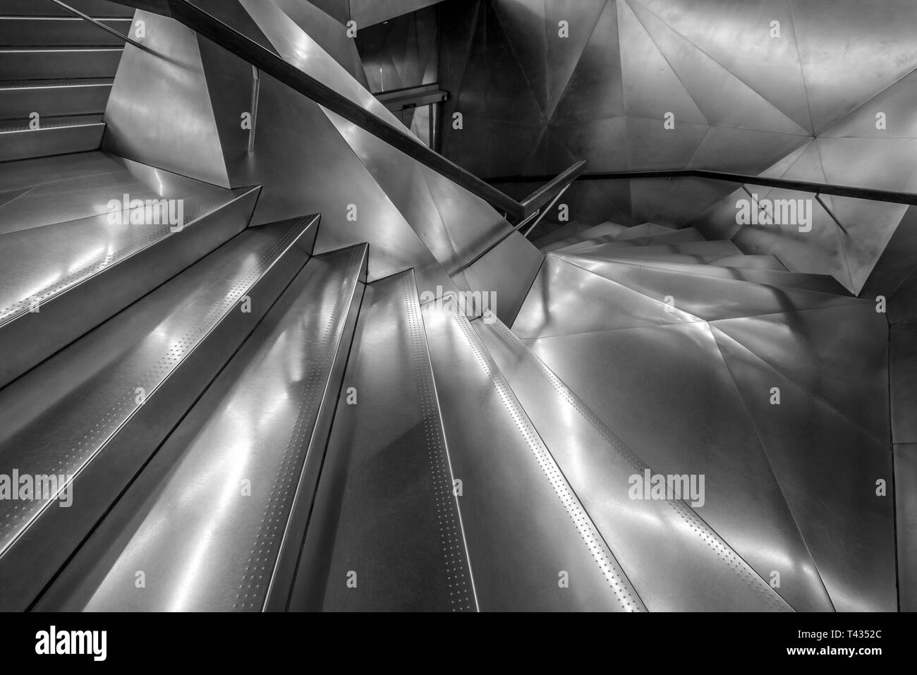 CaixaForum Madrid Museum Eingang Metalltreppe. Spanien Stockfoto