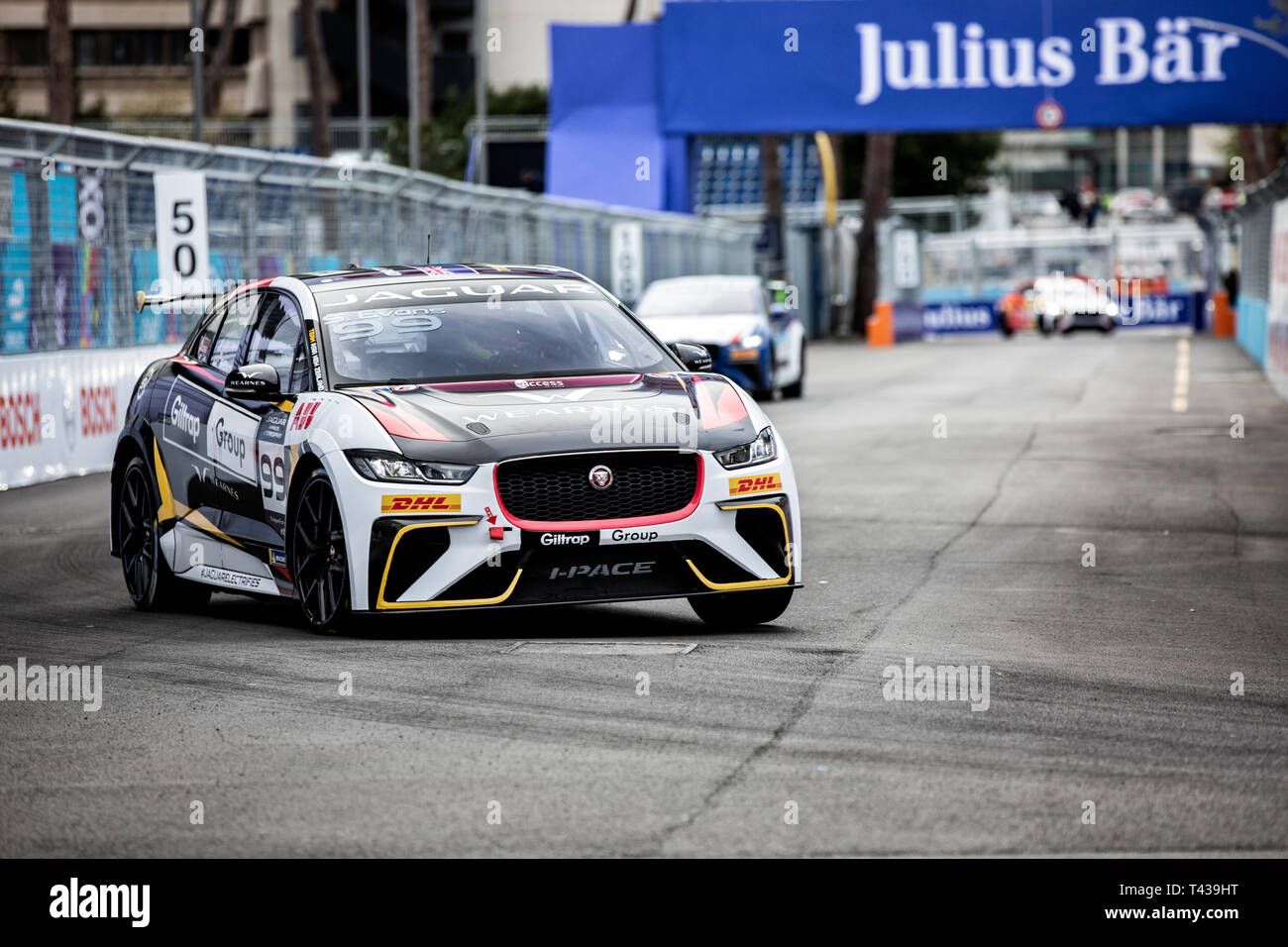 Rom, Italien. 12 Apr, 2019. Arriva ein Roma La settima tappa del campionato ABB FIA Formel E con il GEOX ROM E-Prix. Le Monoposto elettriche corrono sulle Strade del Quartiere Eur. Credit: Stefano Cappa/Pacific Press/Alamy leben Nachrichten Stockfoto