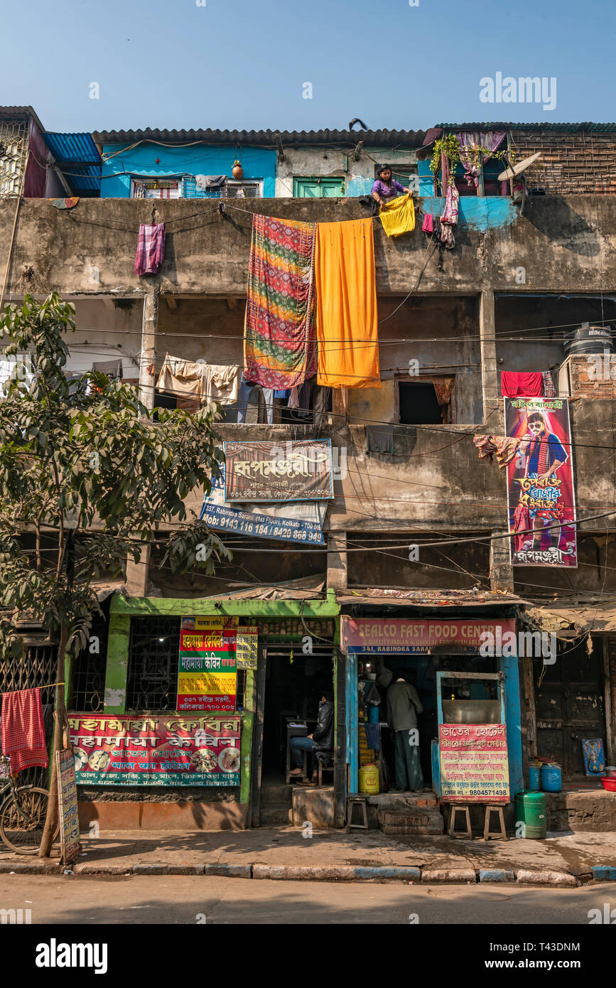 Vertikale typische Streetview in Kalkutta aka Kalkutta, Indien. Stockfoto