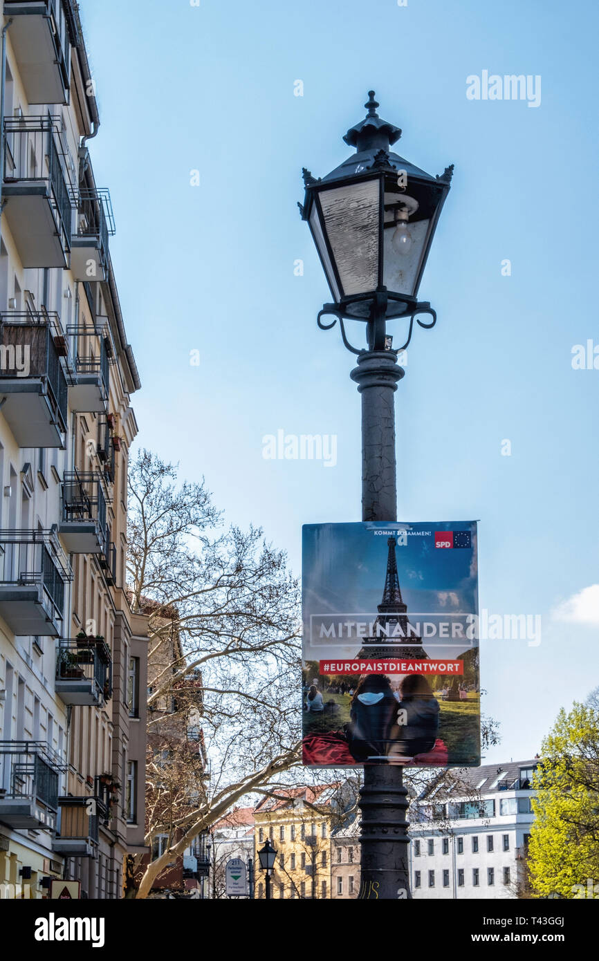 Berlin. Wahlplakat, Wahlen zum Europäischen Parlament 23.-26. Mai 2019, SDP Plakat sagt, daß Europa die Antwort ist Stockfoto