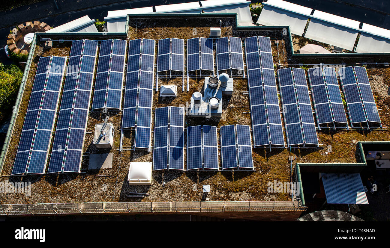 Solaranlagen, Photovoltaik Module, auf einem Flachdach, Solar Energie, Stockfoto