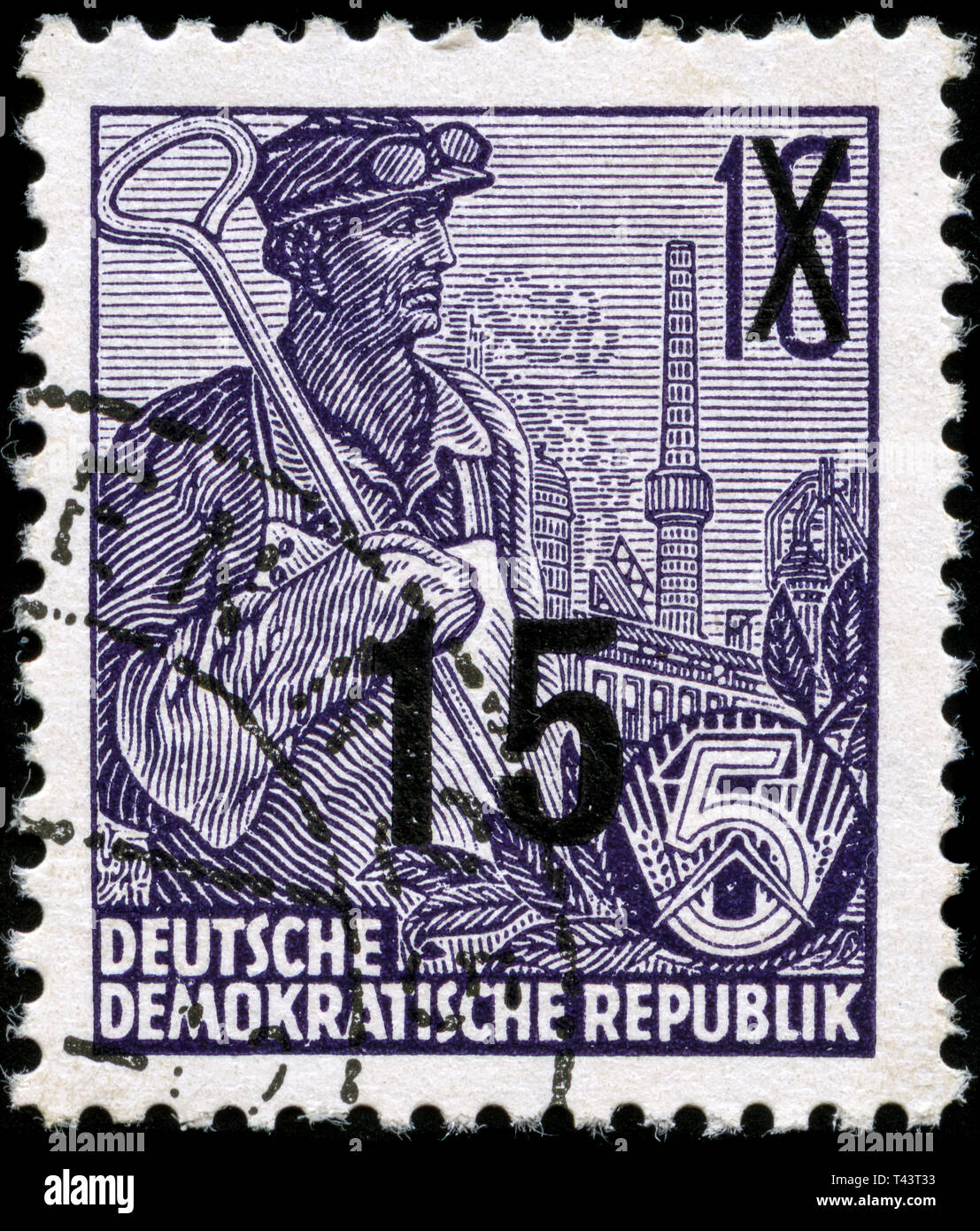 Briefmarke aus Ostdeutschland (DDR) im Fünfjahresplan Serie 1957 ausgestellt Stockfoto