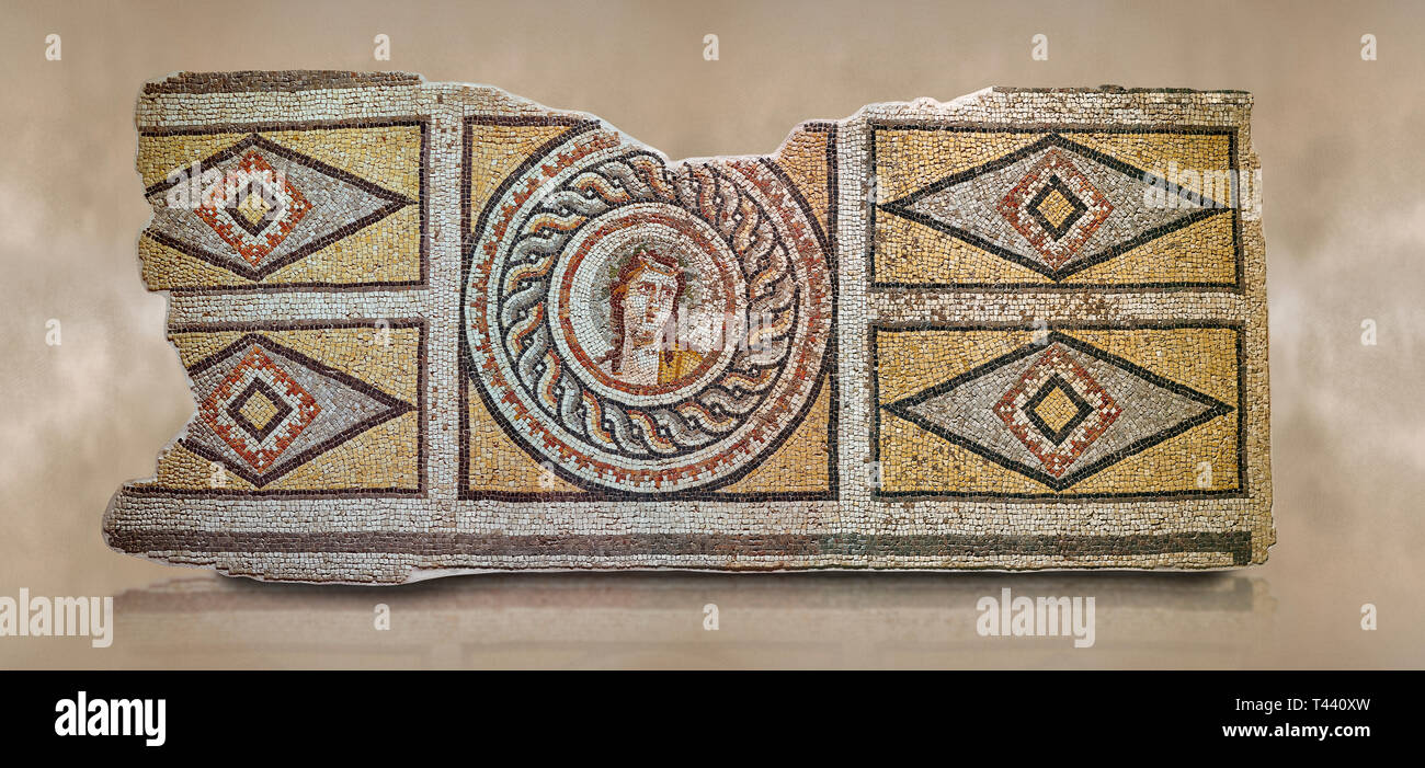 Römische Mosaiken - Dionysos Portrait Mosaik. Okeanos Villa, antike Zeugama, 2. - 3. nachchristlichen Jahrhundert. Das Zeugma Mosaic Museum, Gaziantep, Türkei. Gegen eine Stockfoto