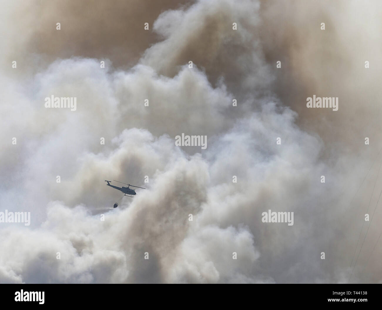 Hubschrauber Brandbekämpfung im Winter Hill, Sommer 2018 Stockfoto
