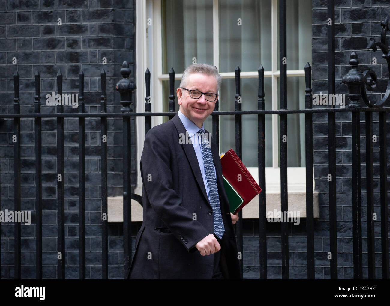 Michael Gove, Staatssekretär für Umwelt, Ernährung und ländliche Angelegenheiten, kommt in der Downing Street für eine Sitzung. Stockfoto