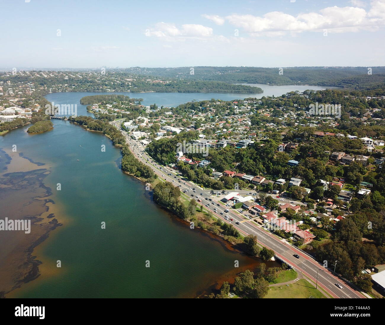 Luftaufnahme von Northbridge See. Sydney CBD im Hintergrund. Stockfoto