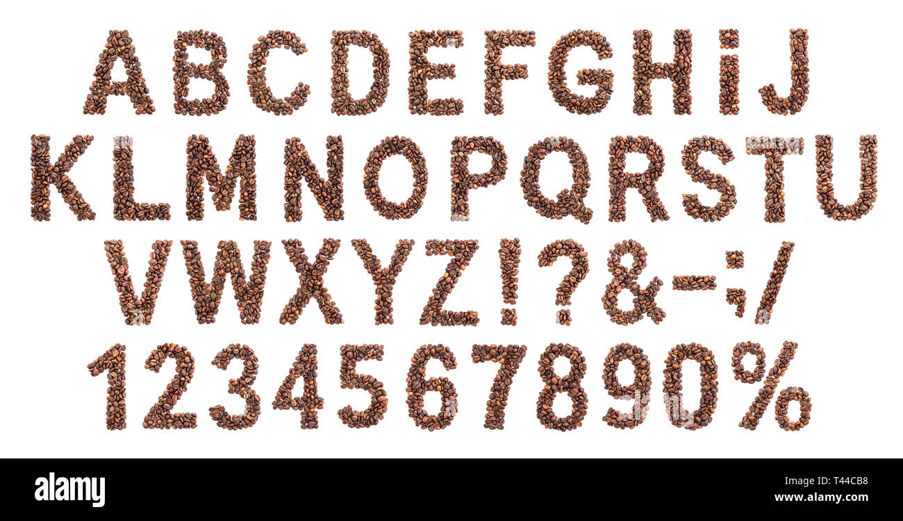 Kaffee Alphabet, Font aus gerösteten Kaffeebohnen, auf weißem Hintergrund Stockfoto