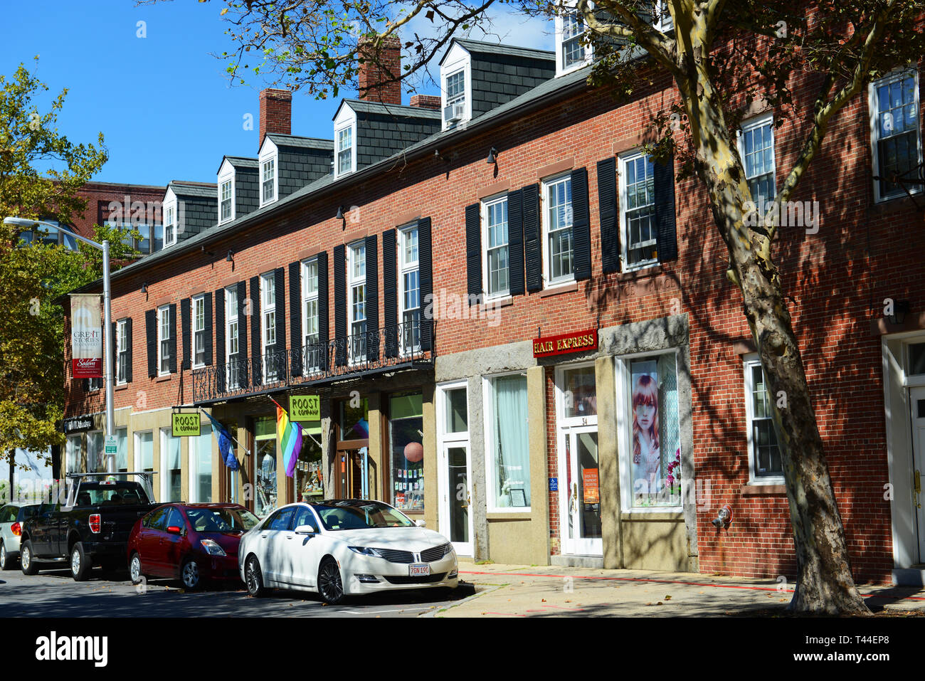 Vordere Straße mit kommerziellen Geschäften in Salem, Massachusetts, USA. Stockfoto