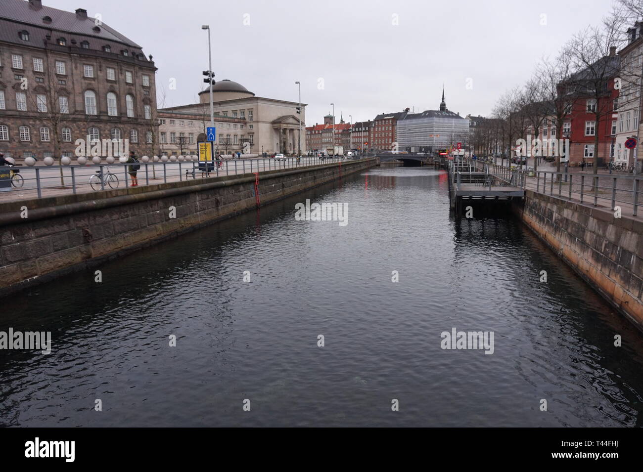 Der Kanal um Christiansborg Slot Insel, Kopenhagen, Dänemark Stockfoto