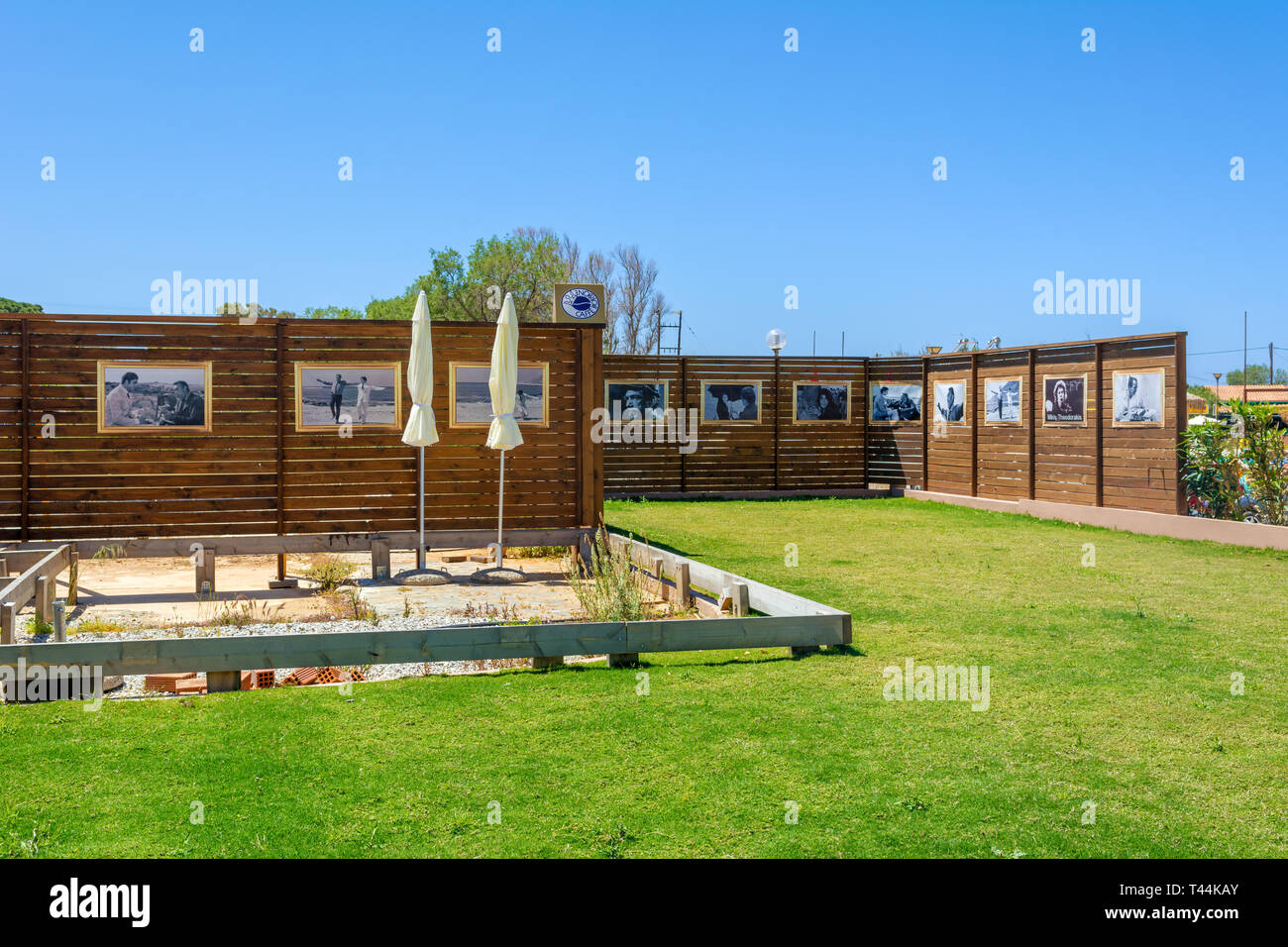 Kreta, Griechenland - Mai, 2015: Fotoausstellung mit einem Schauspieler Anthony Quinn in dem Film "Alexis Sorbas". Stockfoto