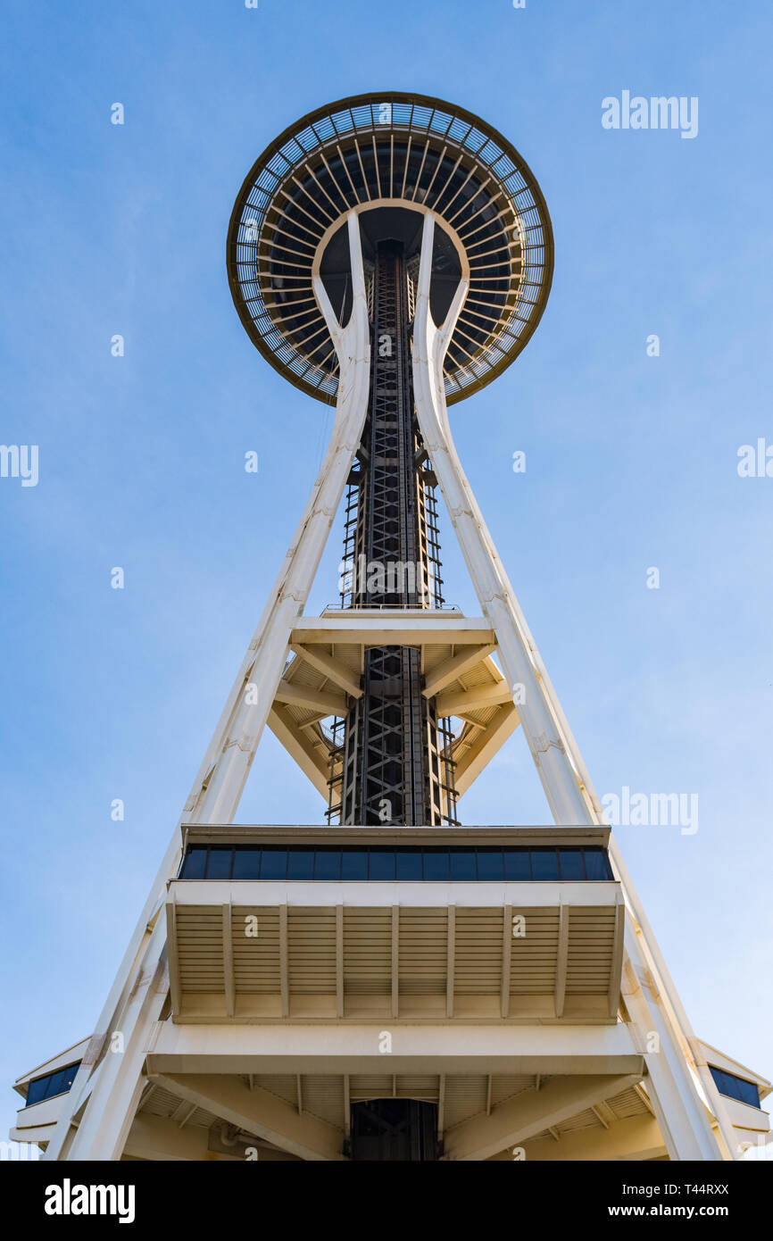 Oben auf der Space Needle in Seattle von unten gesehen Stockfoto