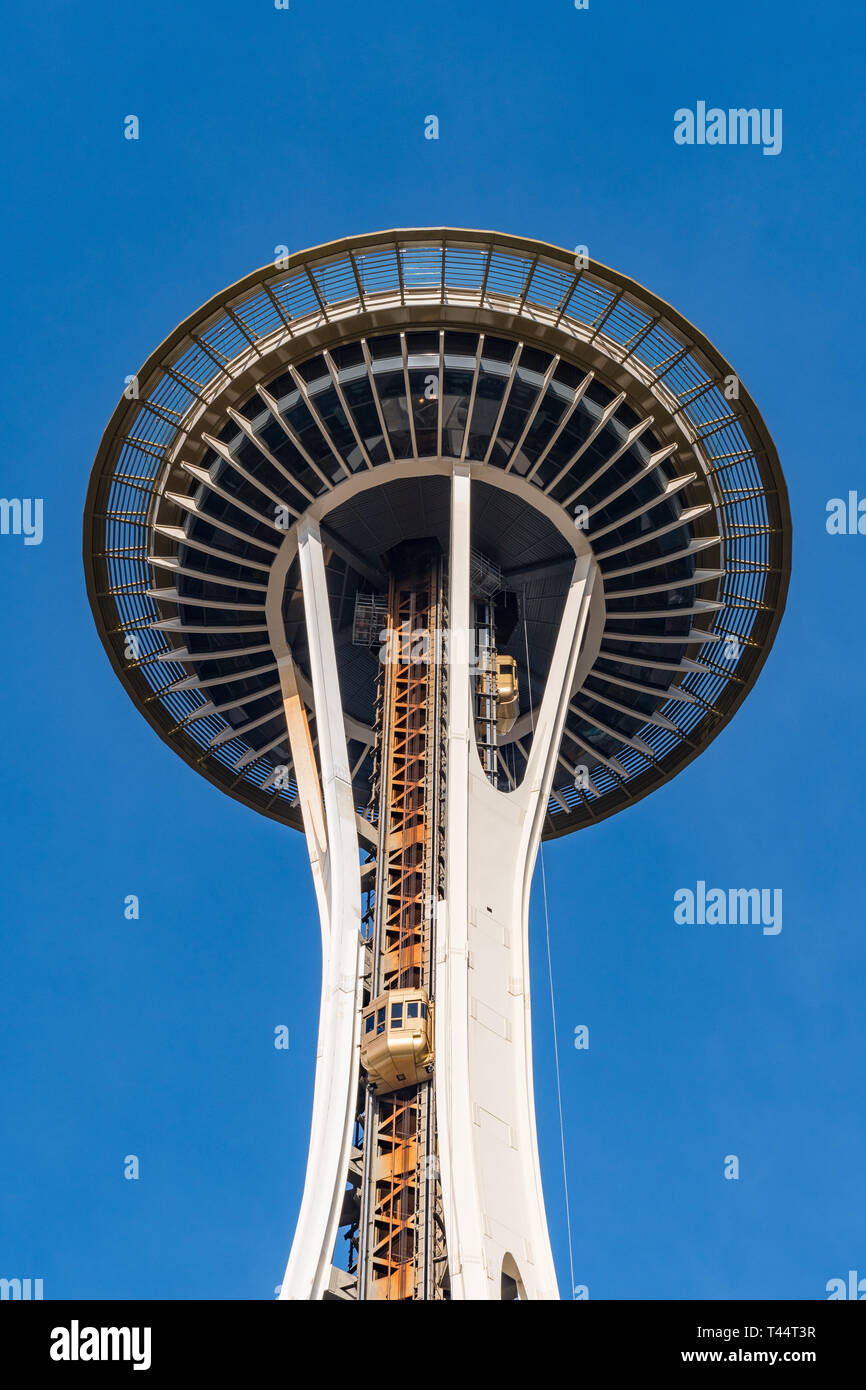 Der Aufzug geht bis an die Spitze des Space Needle in Seattle. Stockfoto