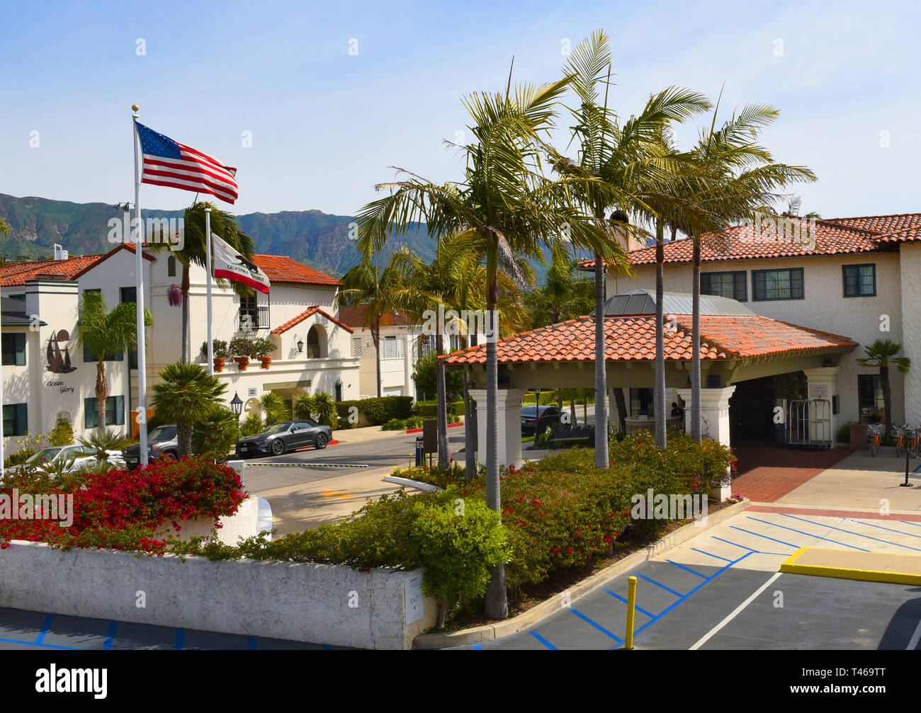 SANTA BARBARA, Kalifornien - 11. APRIL 2019: Hyatt Hotel Centric über ist von Osten Strand, in den 1930er Jahren spanischen Kolonialstil erbaut, nur 1 Meile fro Stockfoto