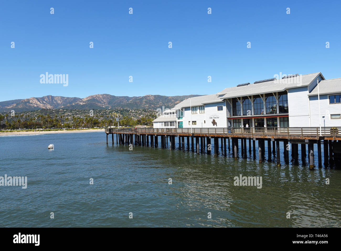 SANTA BARBARA, Kalifornien - 11. April 2019: Das Santa Barbara Museum of Natural History Sea Center auf Stearns Wharf befindet. Stockfoto