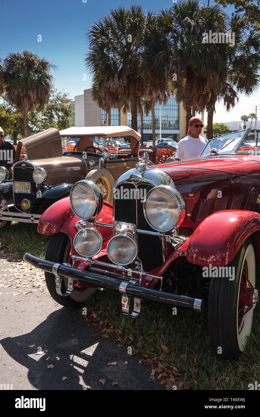 Naples, Florida, USA - März 23,2019: Rot 1929 Auburn 120 Speedster auf der 32. jährlichen Neapel Depot Classic Car Show in Naples, Florida. Editorial onl Stockfoto