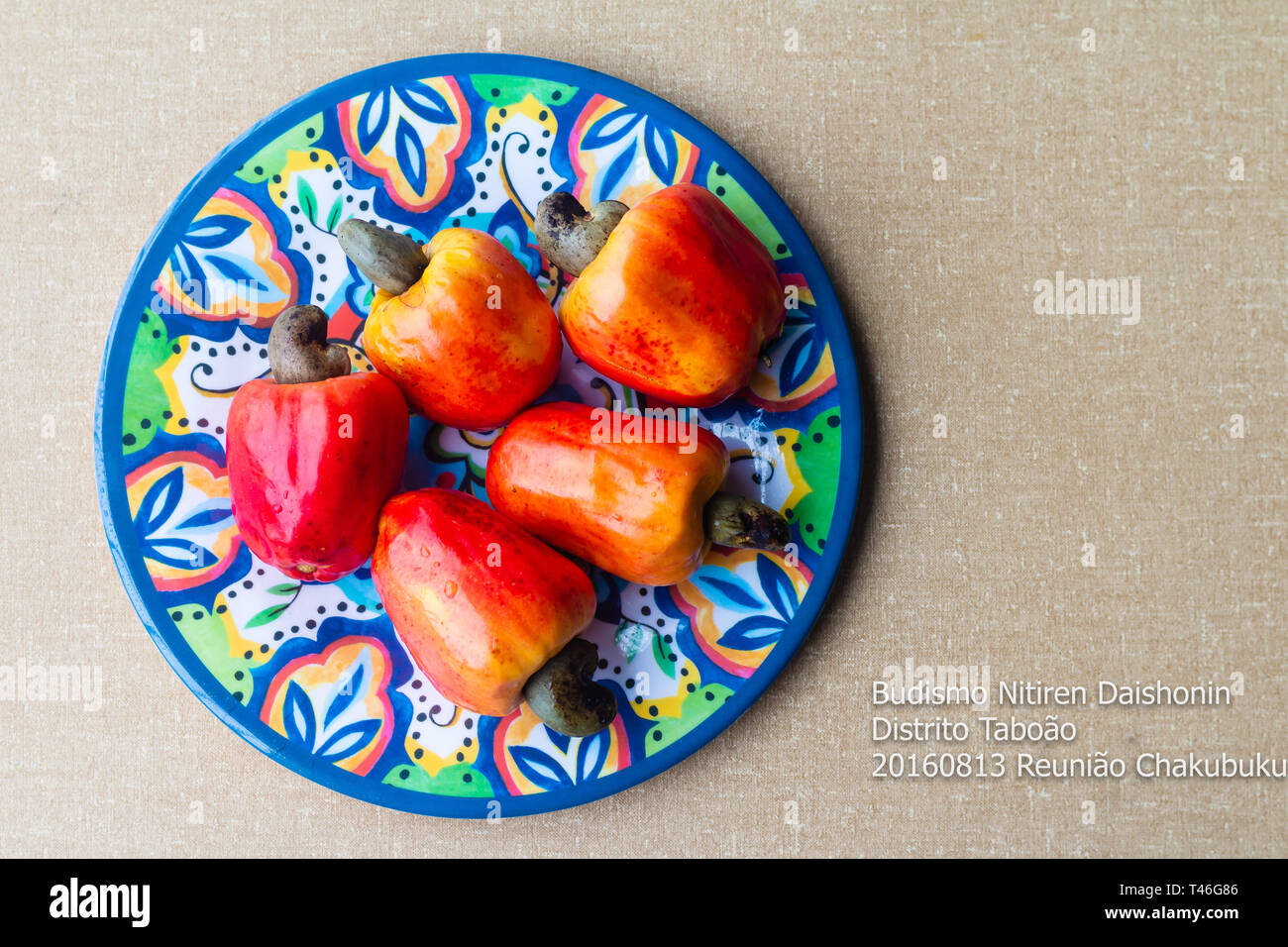 Cashewkerne Apfel auf dem Tisch Stockfoto