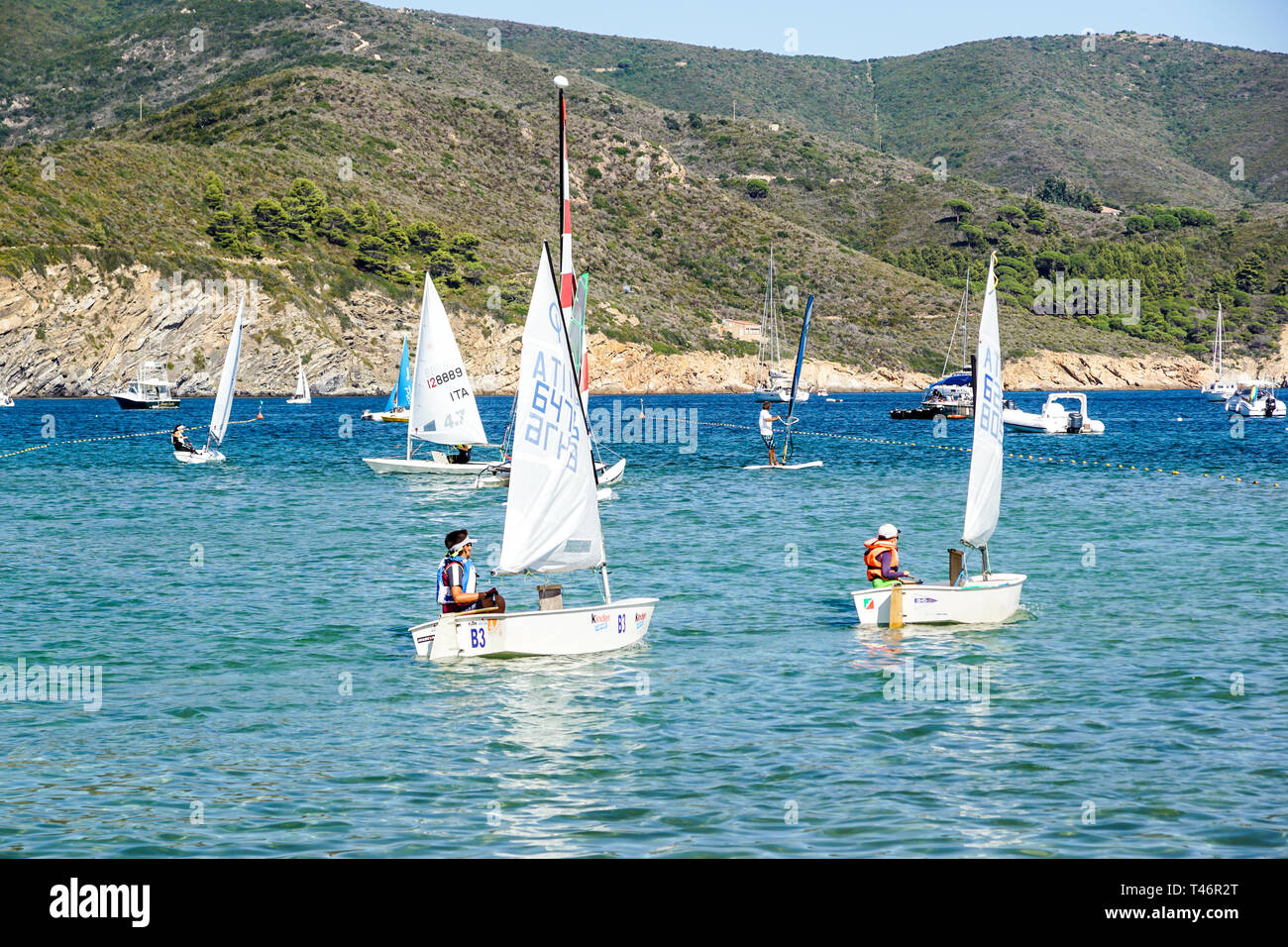 Insel Elba, Italien vom 20. Juli 2018: High School Segeln Meisterschaften in Italien Stockfoto