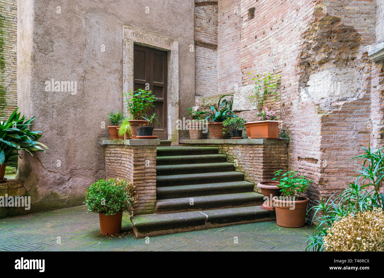 Kreuzgang in der Basilika "Santa Maria degli Angeli e dei Martiri in Rom, Italien. Stockfoto