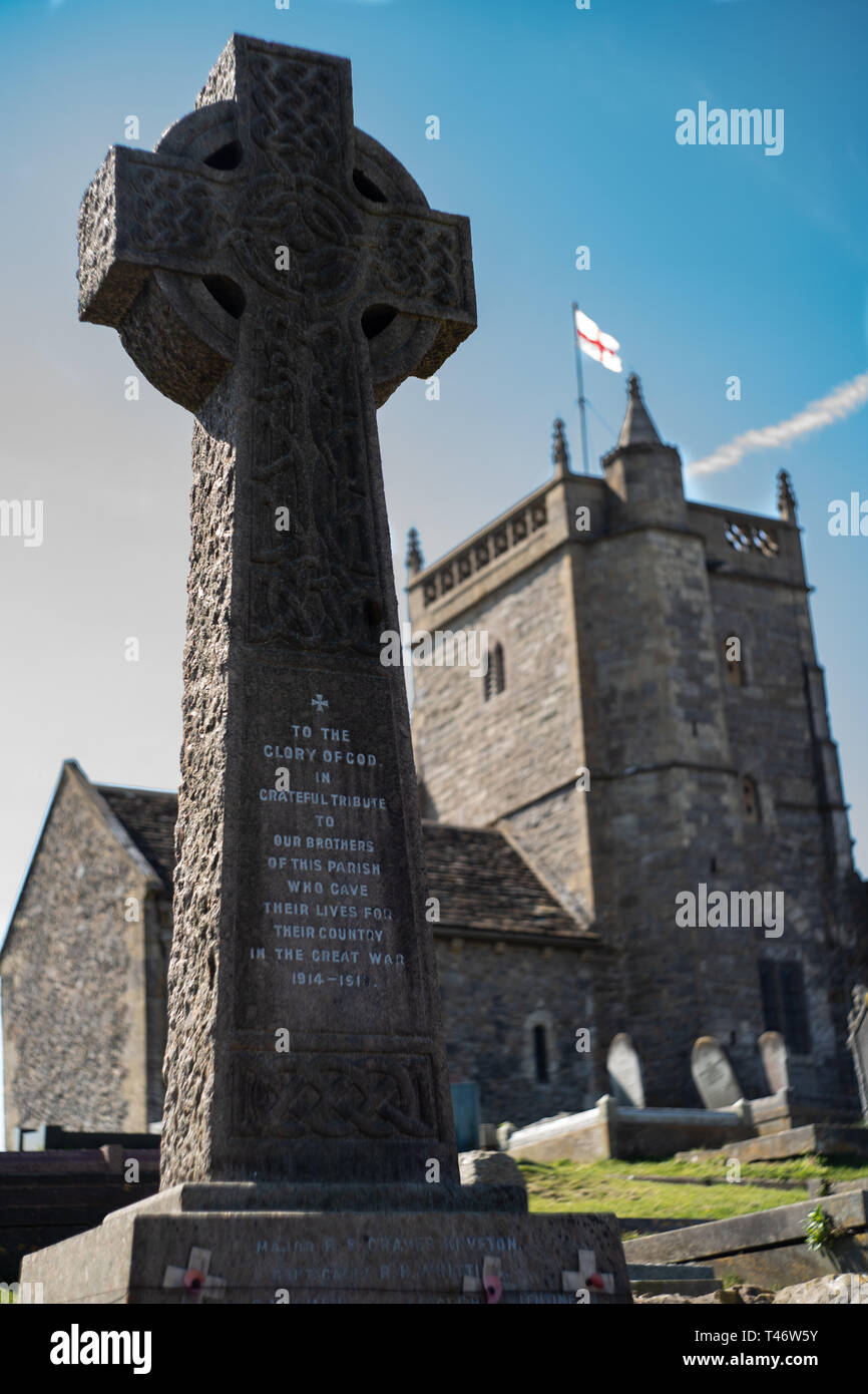 Kriegerdenkmal, alte Kirche des Hl. Nikolaus, bergauf, Weston-super-Mare, North Somerset, VEREINIGTES KÖNIGREICH Stockfoto