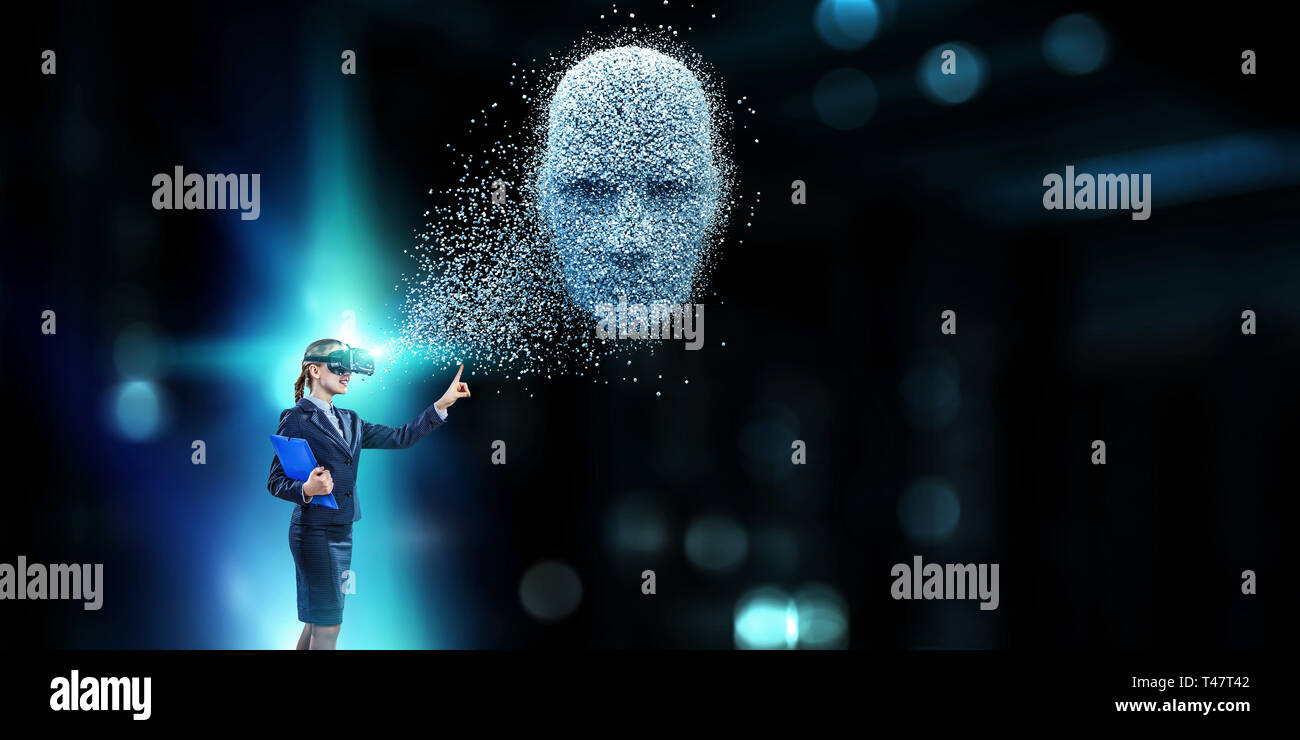 Digitale Kopf, künstliche Intelligenz und virtuelle Realität. Mixed Media Stockfoto