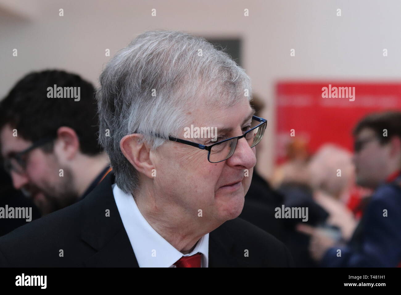 Welsh arbeit Chef Mark Drakeford Adressen der Delegierten auf die Waliser Arbeitskonferenz auf das Venue Cymru Llandudno Wales. Stockfoto