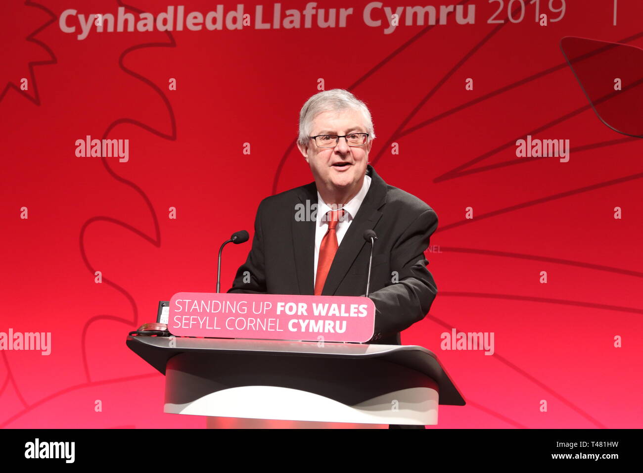 Welsh arbeit Chef Mark Drakeford Adressen der Delegierten auf die Waliser Arbeitskonferenz auf das Venue Cymru Llandudno Wales. Stockfoto