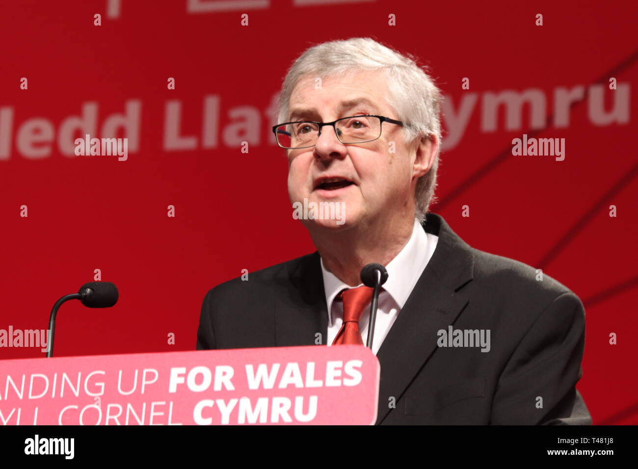 Welsh arbeit Chef Mark Drakeford Adressen der Delegierten auf die Waliser Arbeitskonferenz auf das Venue Cymru Llandudno Wales. Stockfoto