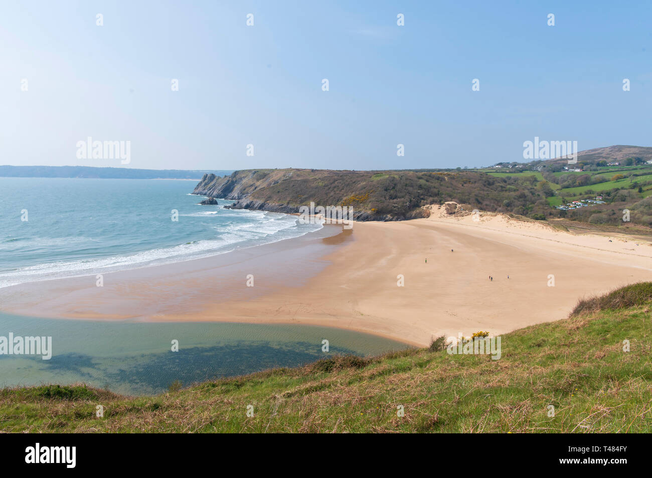 Einen allgemeinen Überblick über Three Cliffs Bay an der Südküste der Halbinsel Gower in der Stadt und der Grafschaft von Swansea, Wales. Stockfoto