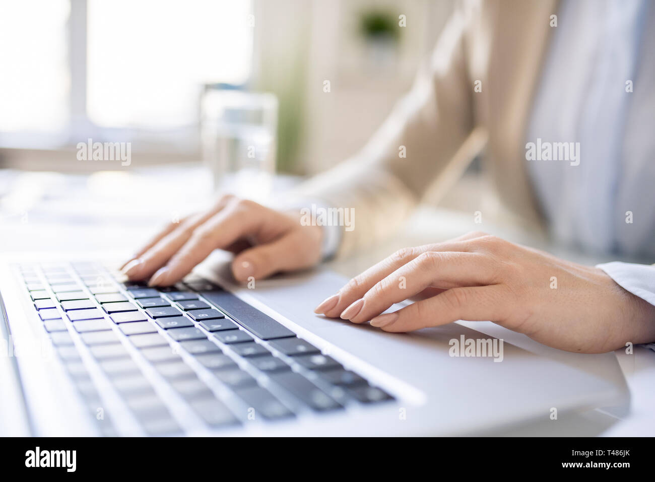 Mit modernen Laptop Stockfoto