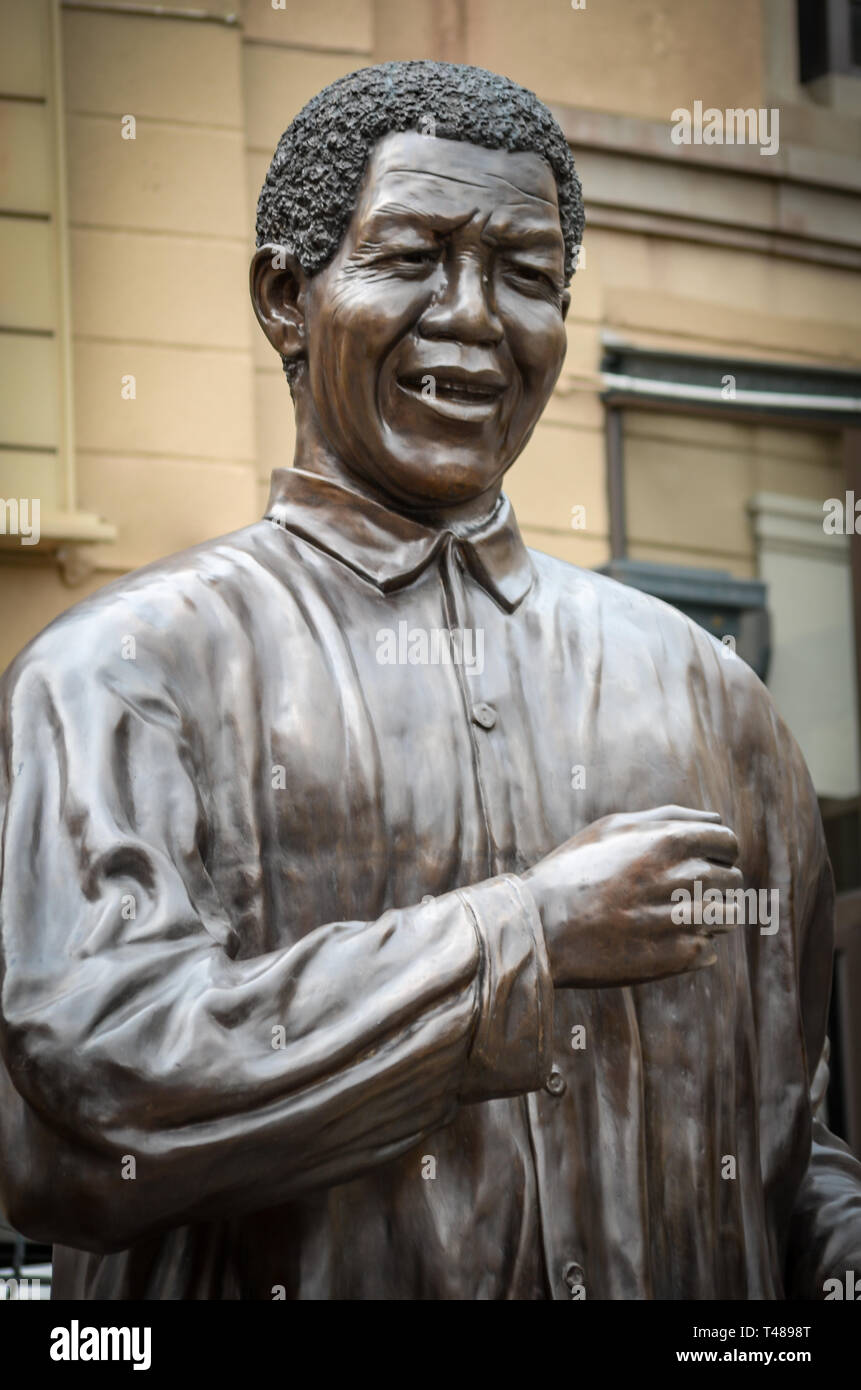 Nelson Mandela Statue an Mandela Square in Sandton, Johannesburg