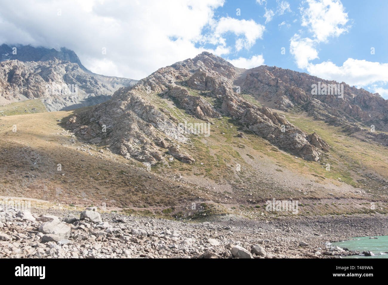 Cajon del Maipo. Maipo Canyon, eine Schlucht in der Anden. Chile. In der Nähe der Hauptstadt Santiago. Es bietet wunderschöne Landschaften. Stockfoto