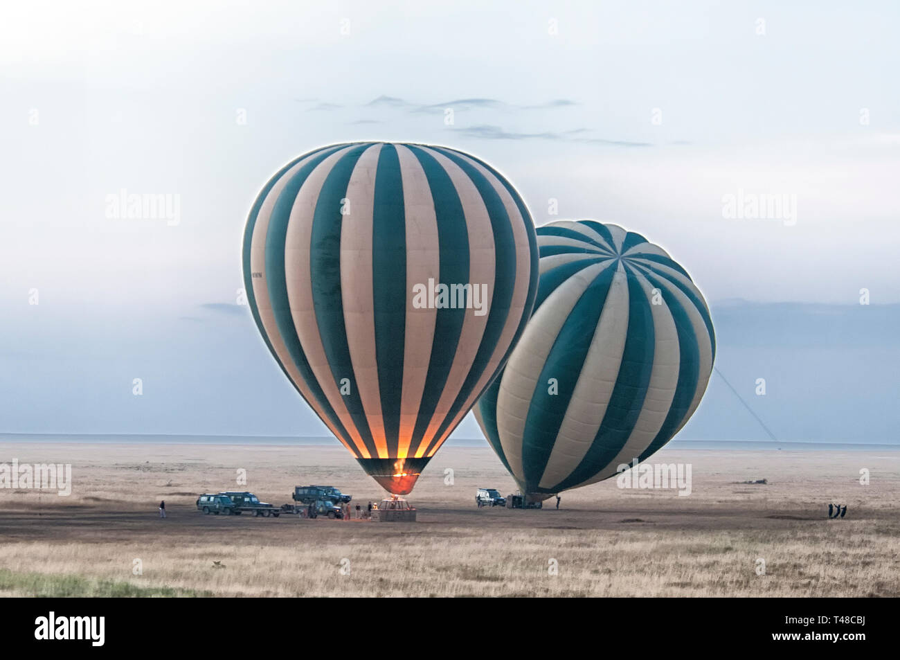 Hotair Ballons in der Serengeti, Afrika Stockfoto