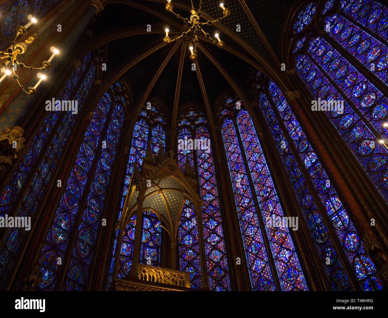 Weitwinkelobjektiv, Innenansicht der Sainte-Chapelle in Paris, Frankreich Stockfoto