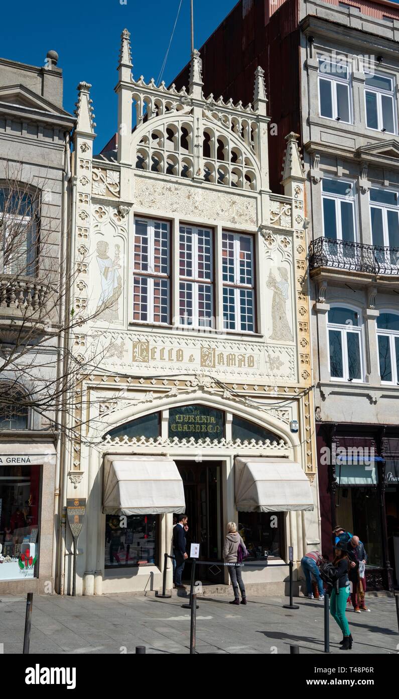 Historische Fassade, berühmte Buchhandlung Lello, Livraria Lello e Irmao, Porto, Portugal Stockfoto