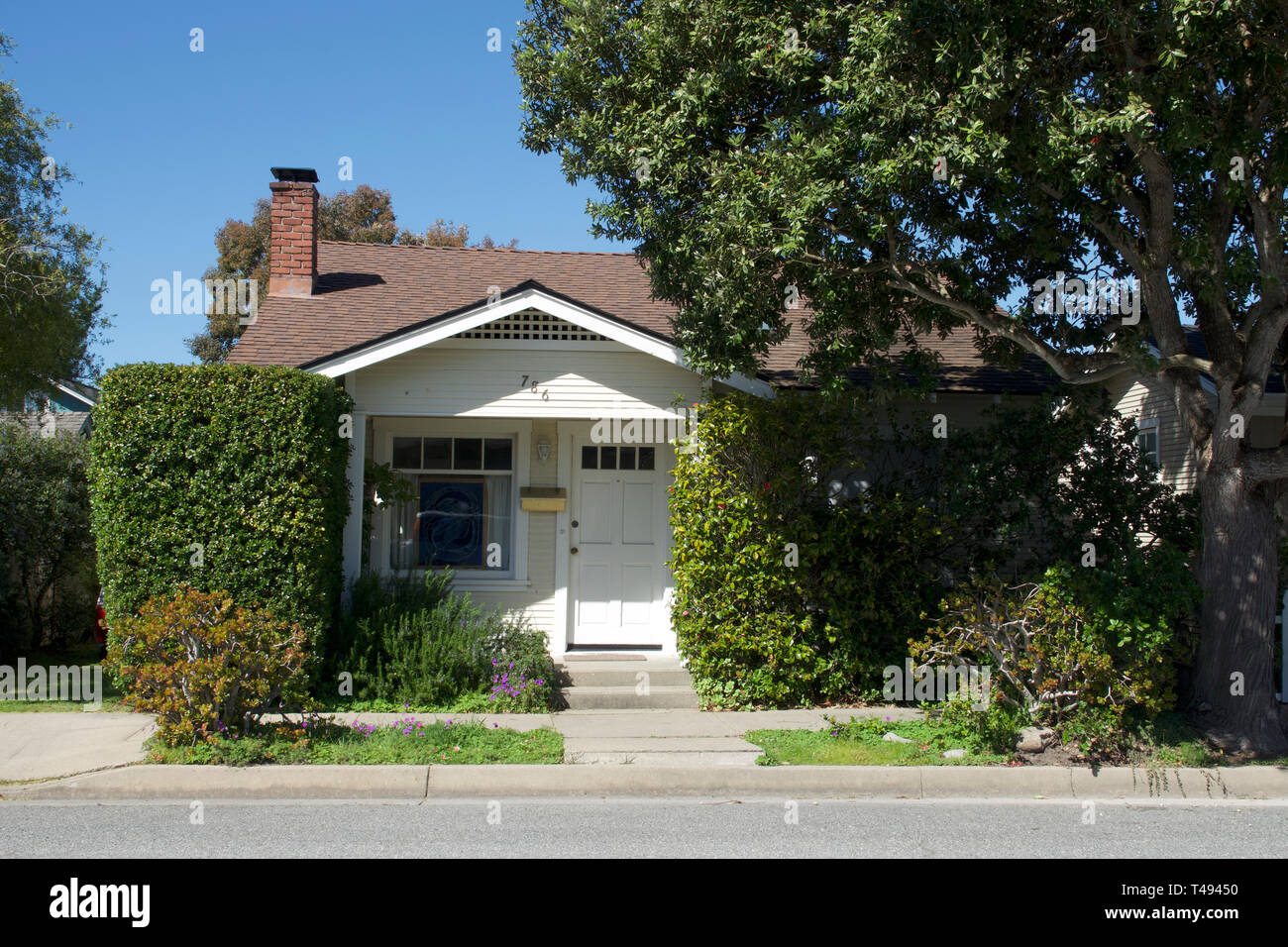 Pacific Grove, Kalifornien, USA, 13. April, 2019 Charaktervolles bezahlbare Wohnungen in Pacific Grove, auf der Monterey Halbinsel, Kalifornien, USA. Stockfoto