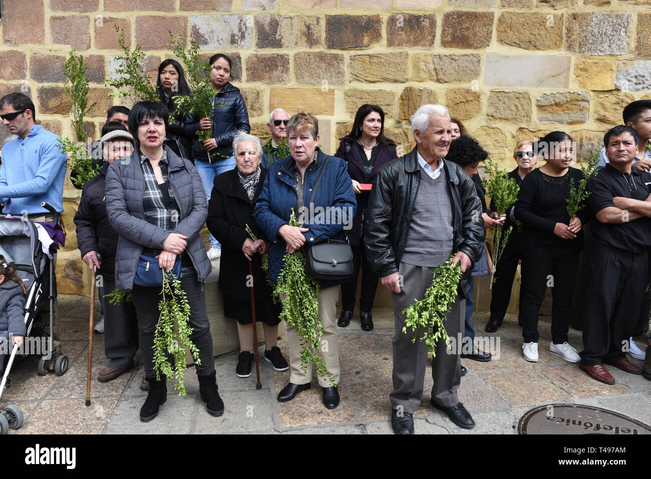 Gläubigen gesehen Holding olive Twigs während der Prozession von 'Domingo de Ramos (Palmsonntag) in Soria, im Norden von Spanien. Palm Sonntag erinnert an die triumphale Eintrag von Jesus in Jerusalem vor seiner Kreuzigung. Es ist von Christen auf der ganzen Welt gefeiert. Stockfoto