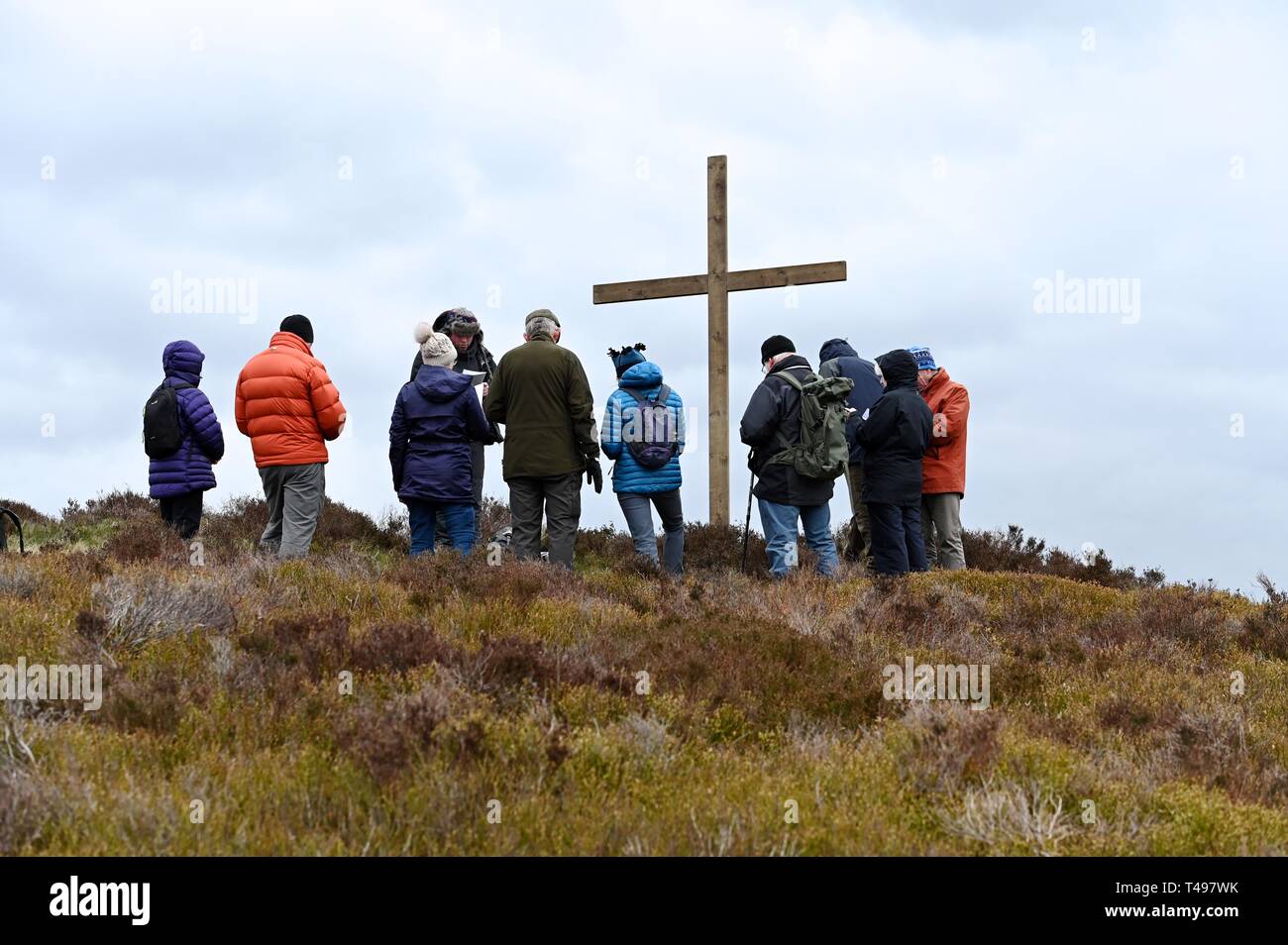 Hayfield Christen feiern die Heilige Woche mit einem Kreuz auf der Spitze der Laterne Hecht am Palmsonntag, wo es bis Karfreitag bleibt. Stockfoto