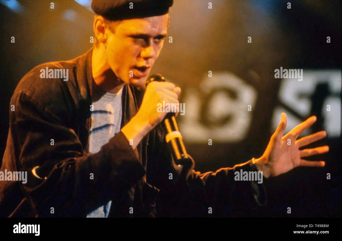 Neugier tötete die Katze British Pop Band über über 1988 mit Sänger Ben Volpeliere Stockfoto Neugier tötete die Katze British Pop Band über über 1988 mit Sänger Ben Volpeliere Stockfoto