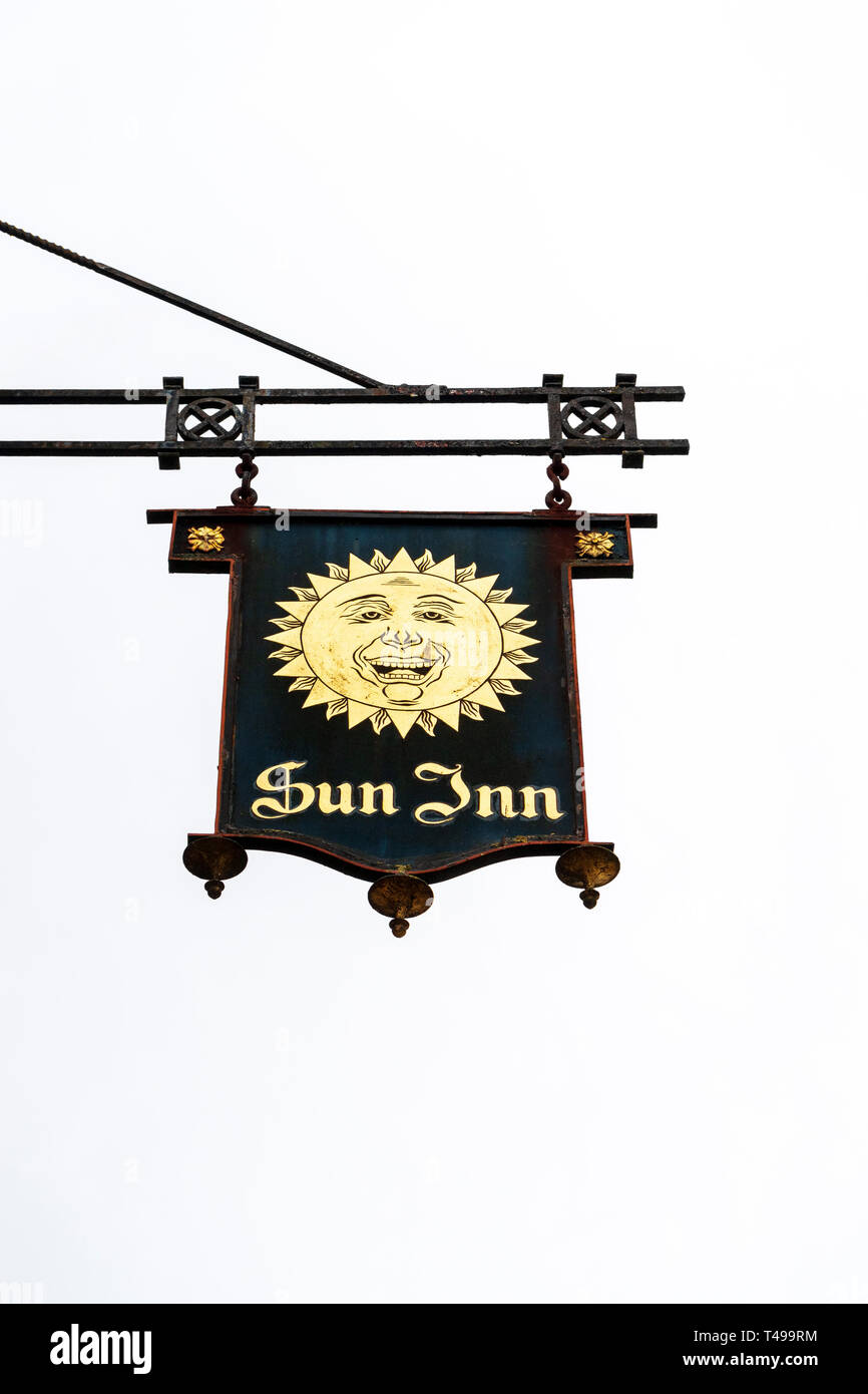 Sun Inn Pub anmelden Stockfoto