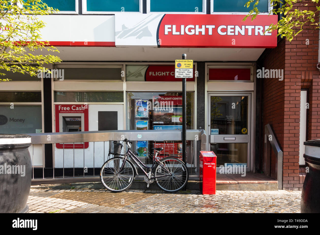 Der Flight Center Reisebüro shop auf peascod Straße in Winsor, Großbritannien Stockfoto