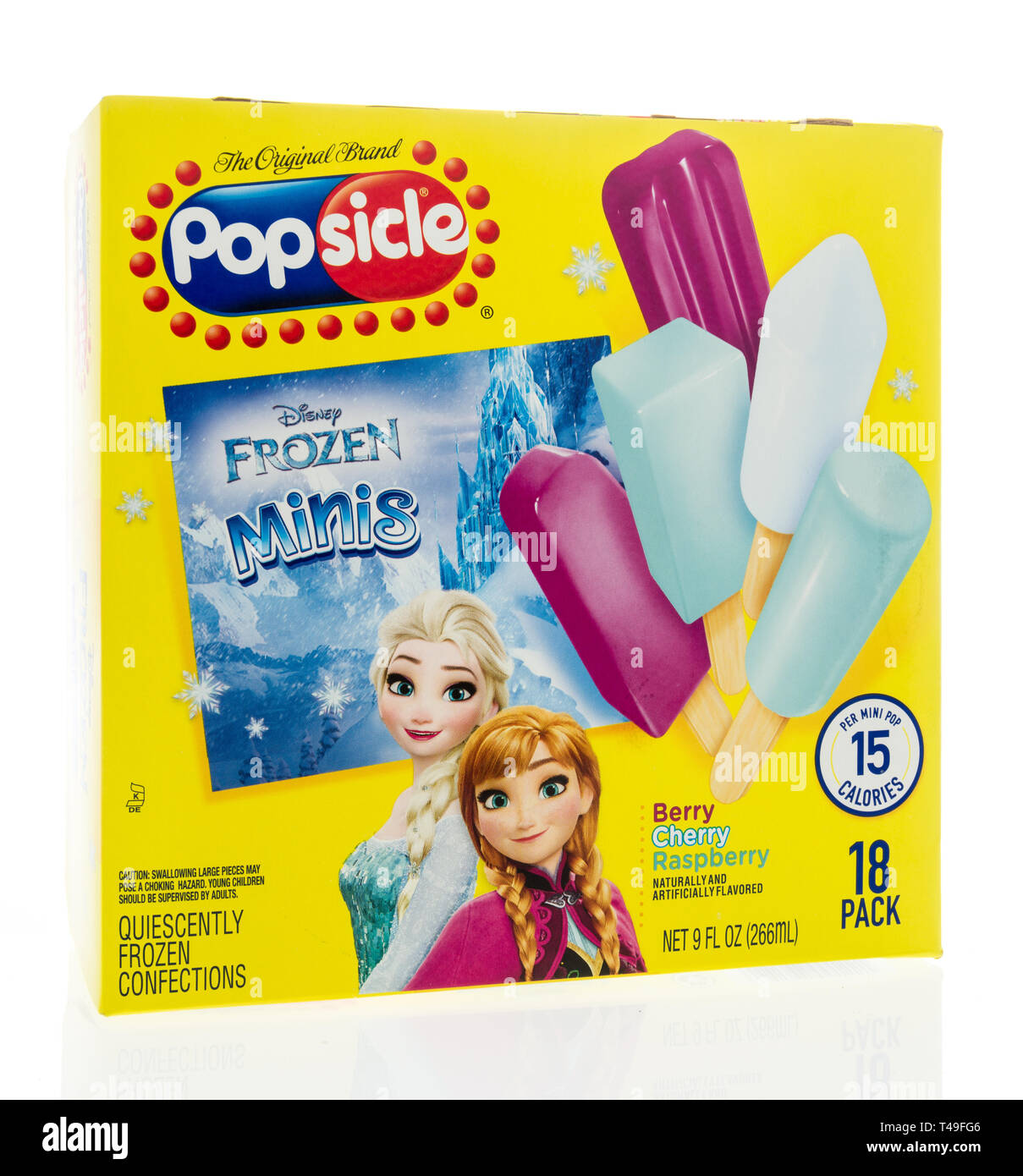 Winneconne, WI - 14. April 2019: ein Paket von Popsicle die ursprüngliche Marke Disney eingefroren minis Eis am Stiel auf einem isolierten Hintergrund Stockfoto