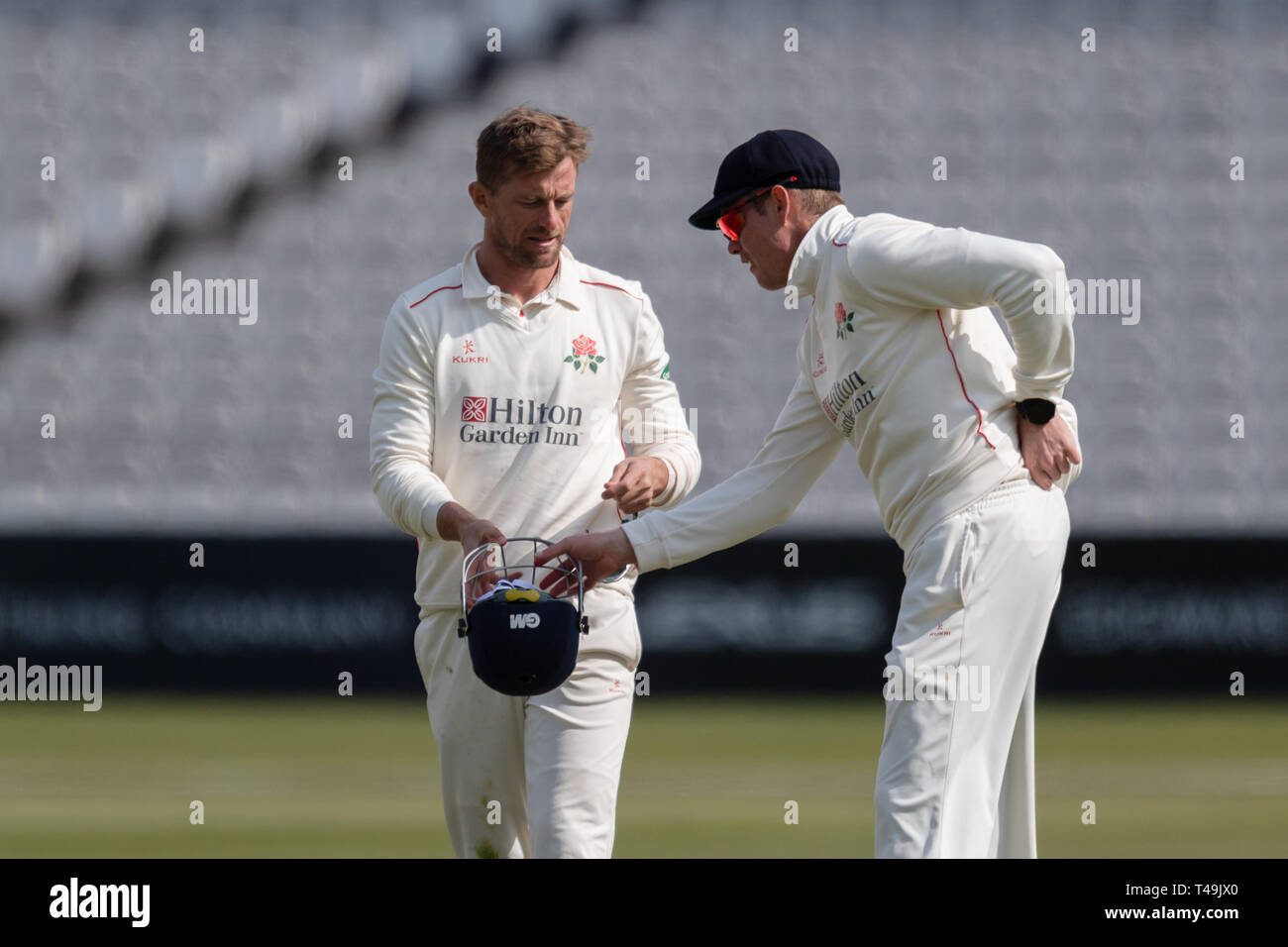 London, Großbritannien. 14 Apr, 2019. Dane Vilas (Mitte) von Lancashire (C) Keaton Jennings von Lancashire (rechts) während Specsavers County Championship Match zwischen Middlesex in Lancashire Cricket Ground des Herrn am Sonntag, 14. April 2019 in London England vs. (Nur redaktionelle Nutzung, eine Lizenz für die gewerbliche Nutzung erforderlich. Keine Verwendung in Wetten, Spiele oder einer einzelnen Verein/Liga/player Publikationen.) Credit: Taka G Wu/Alamy leben Nachrichten Stockfoto