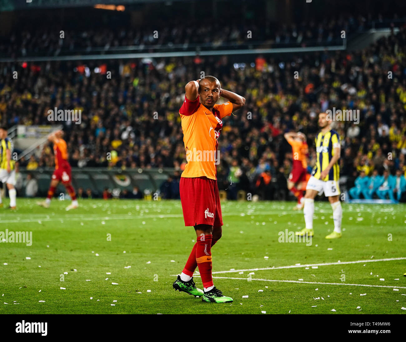 Istanbul, Türkei. 14 Apr, 2019. Mariano von Galatasaray nach fehlt eine große Chance während der türkischen Super Lig Übereinstimmung zwischen Fenerbache und Galatasaray am ÅžÃ¼krÃ¼ SaracoÄŸlu Stadion in Istanbul, Türkei. Ulrik Pedersen/CSM/Alamy leben Nachrichten Stockfoto