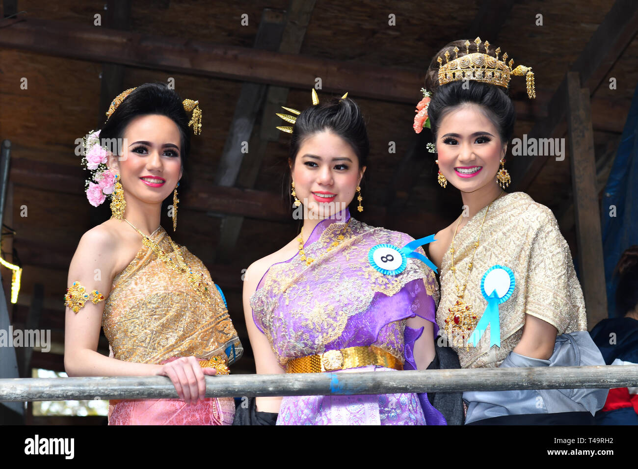 London, Großbritannien. 14 Apr, 2019. Miss Songkran London 2019 - Feiert Thai Neujahr (Songkran) bei Buddhapadipa Tempel in Wimbledon als Wasser Songkran Festival, London, UK bekannt. Bild Capital/Alamy leben Nachrichten Stockfoto