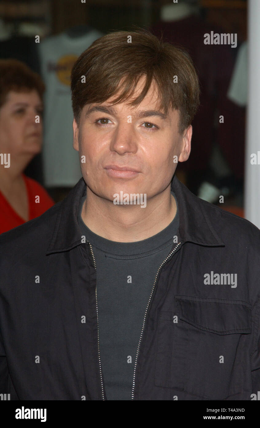 LOS ANGELES, Ca. November 08, 2003: Schauspieler Mike Myers im Rahmen der Weltpremiere in Hollywood, seines neuen Films Dr. Suess' Die Katze im Hut. Stockfoto