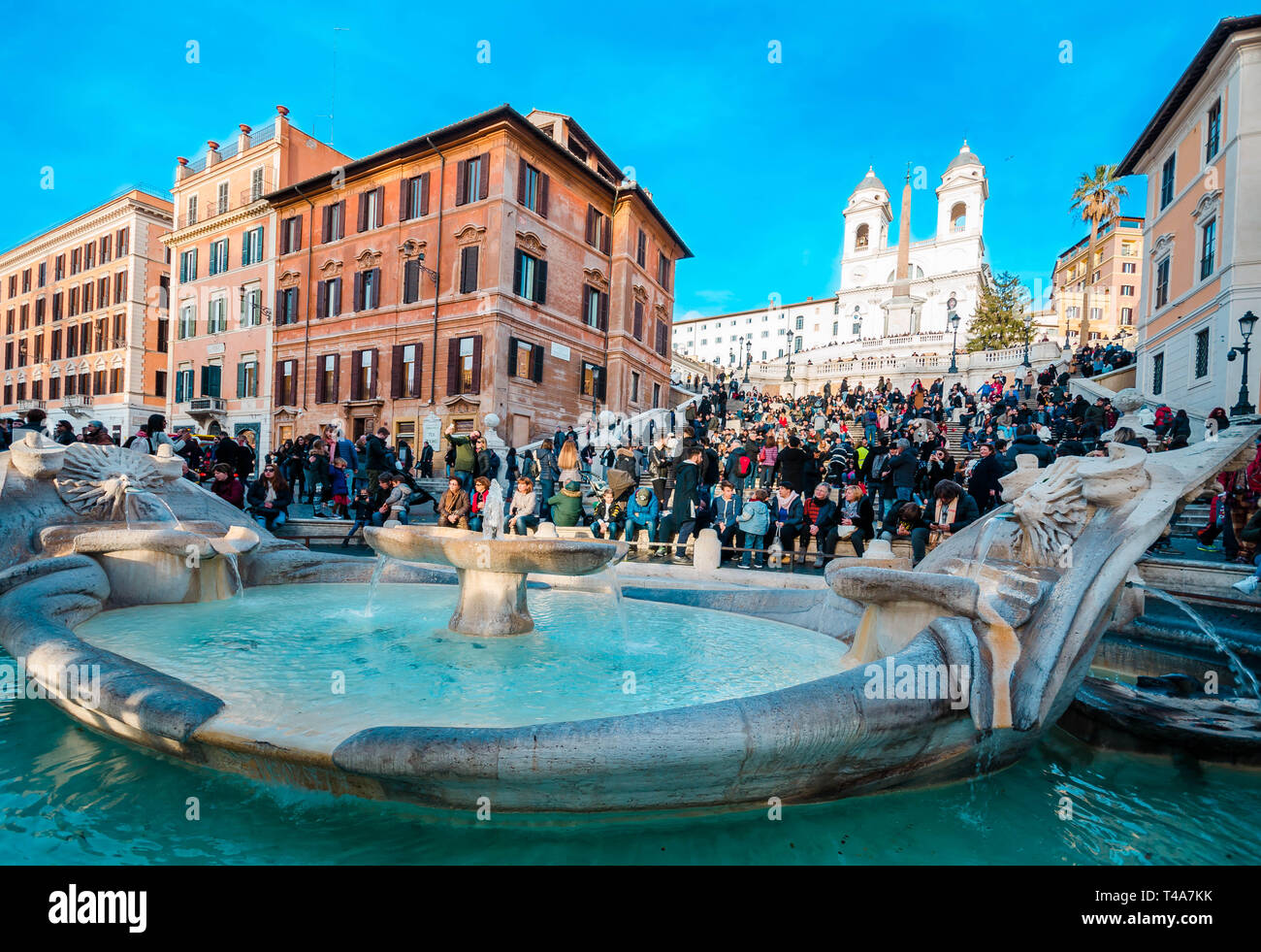 Barcaccia Brunnen auf der Piazza di Spagna (Spanische Treppe). Stockfoto