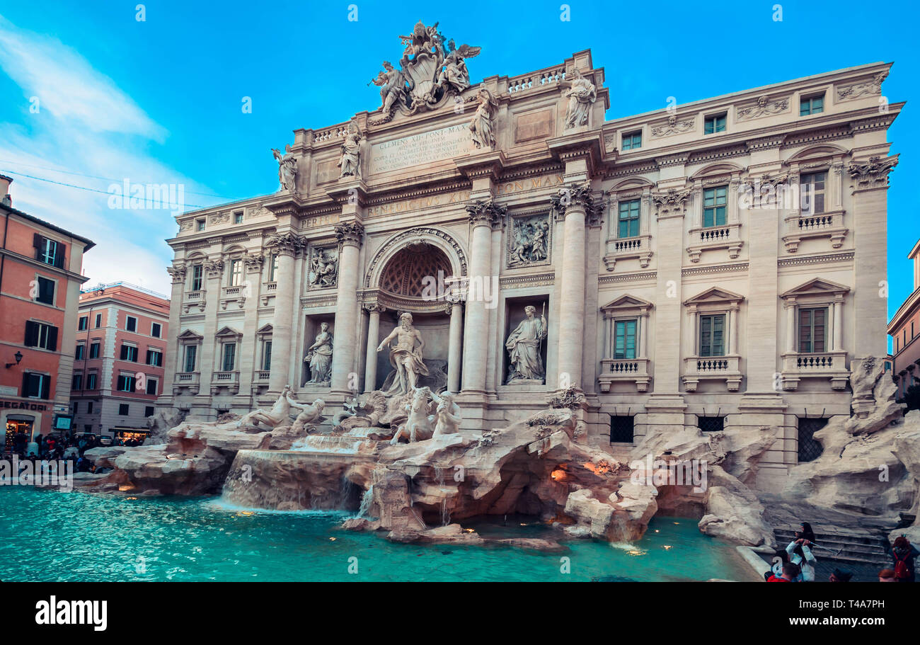 Fontana di Trevi (Trevibrunnen), eines der berühmtesten Wahrzeichen. Rom Stockfoto