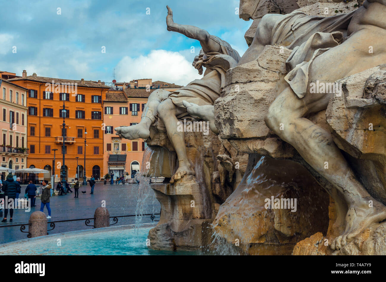 Piazza Navona (Piazza Navona), dem berühmten Platz mit der wunderschönen Brunnen und die historischen Gebäude. Stockfoto