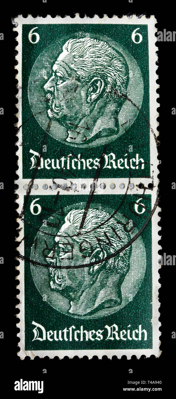 Deutschland REICH - ca. 1933: ein Stempel gedruckt in Deutschland zeigt ein Bild mit Portrait Präsident Hindenburg, ca. 1933 Stockfoto