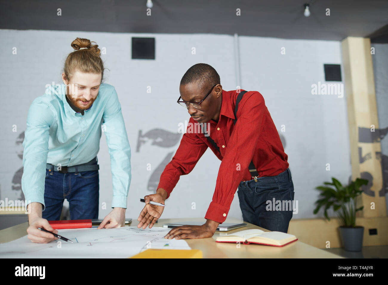 Zwei Unternehmer Planung Strategie Stockfoto